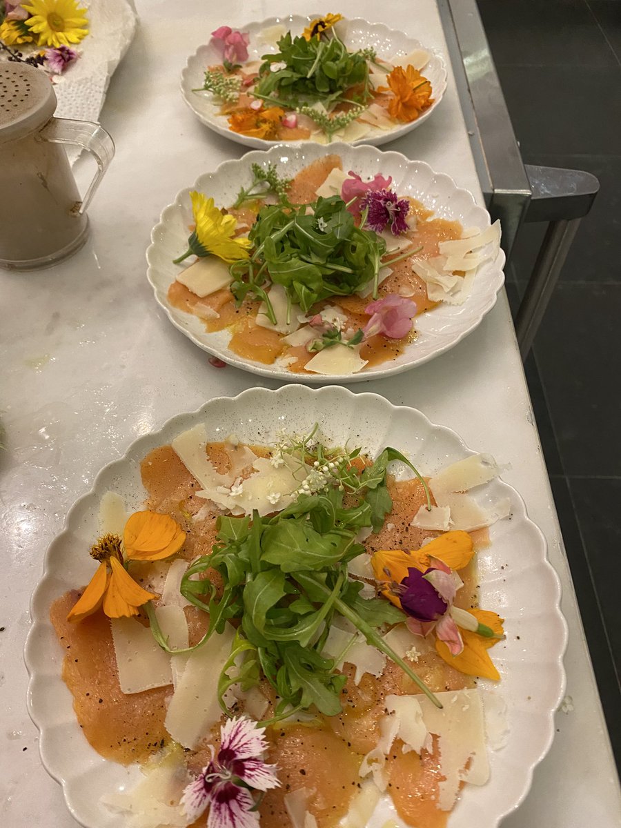 elchefsimone's tweet photo. Carpaccio di salmone uno de los favorito de las cenas privadas, escríbeme al 61517006 y con gusto te cotizo… https://t.co/papnSkQaEd