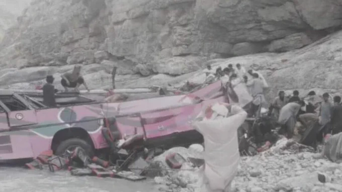 Tragic Passenger Bus Crash In Pakistan Leaves Forty People Dead.