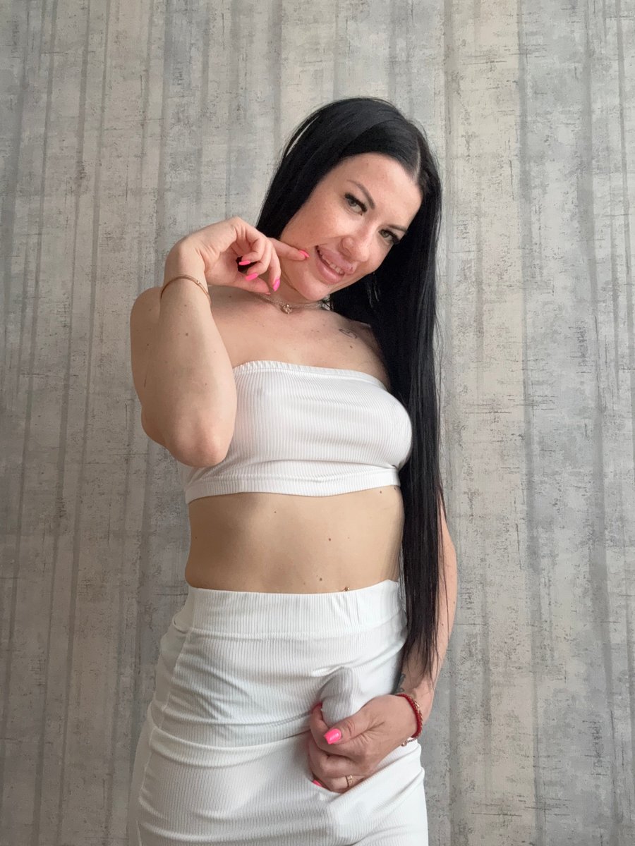 XoTempt's tweet photo. White on the outside… filthy on the inside😈 https://t.co/65XOZRAZwR