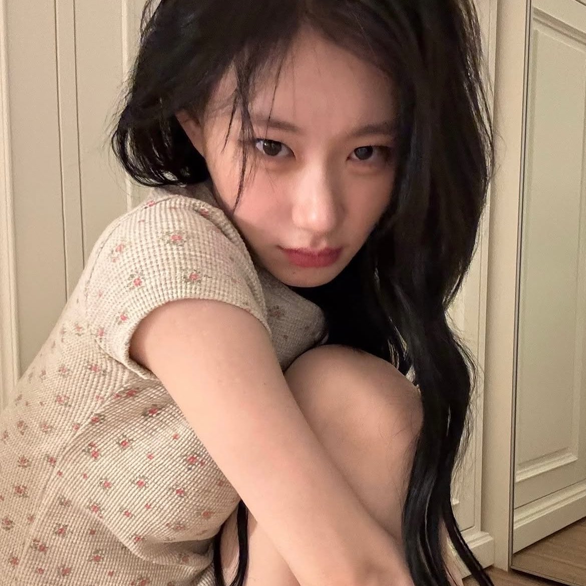 chaeryngj's tweet photo. Guess who planned to watch a movie tonight but ended up way too sleepy and decided to go to bed early? Yes. That person is me. Goodnight everyone! I’ll go recharge my energy and come back to yap again tomorrow . . . ⋆.˚ ☾ .⭒˚ https://t.co/oD1GdHuGSB
