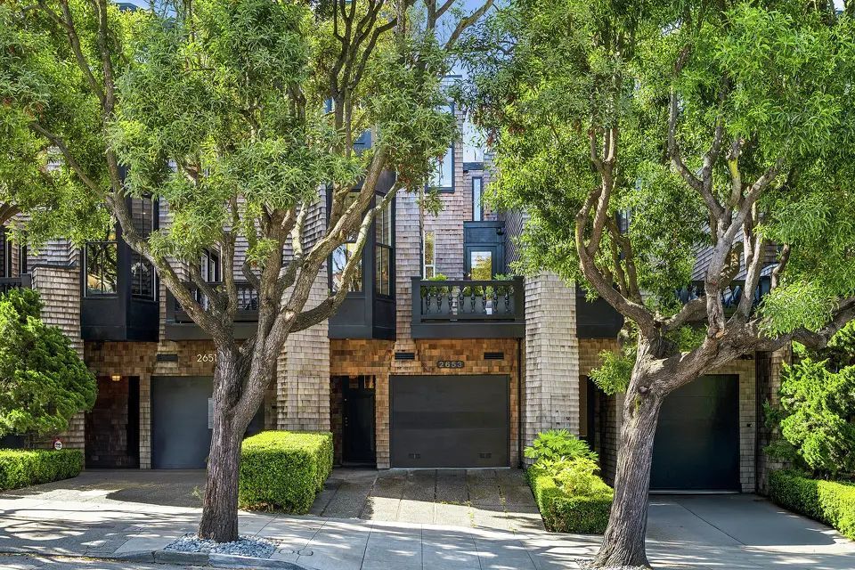 paullaz's tweet photo. These SF homes sold for $1M more than the listed price https://t.co/qPArr6pMlW https://t.co/8ng1zx4nD8