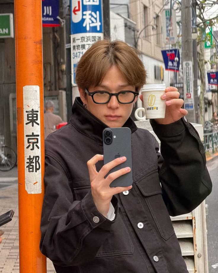 i3usahi's tweet photo. 아사히가거울없이도거셀찍는거너무좋아 https://t.co/PzDxXIdW2a