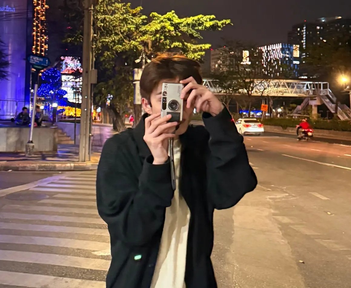 i3usahi's tweet photo. 아사히가거울없이도거셀찍는거너무좋아 https://t.co/PzDxXIdW2a