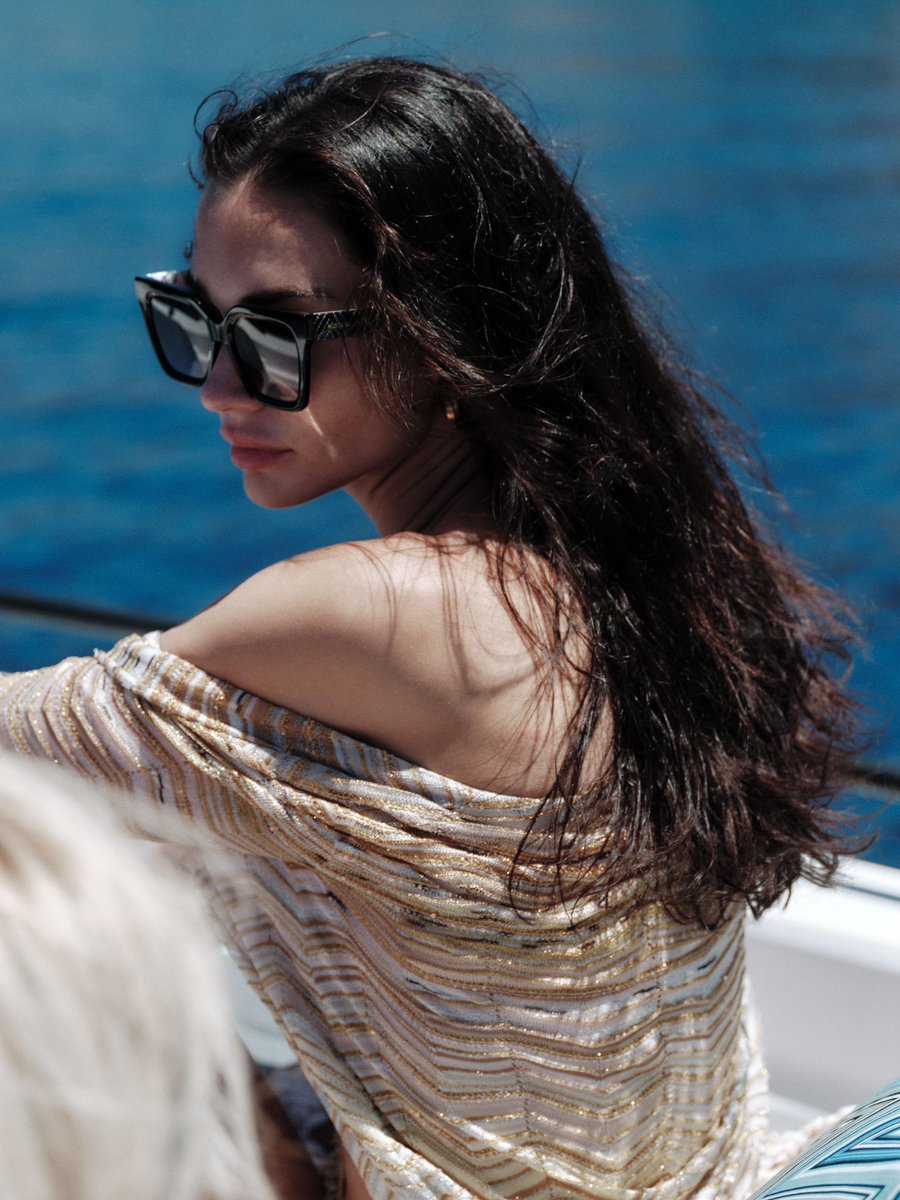 Missoni's tweet photo. Into the boundless blue. Chasing the sun in #MissoniEyewear, crafted with Safilo.
#AmyJackson
#Missoni https://t.co/rHWxbC9KO6