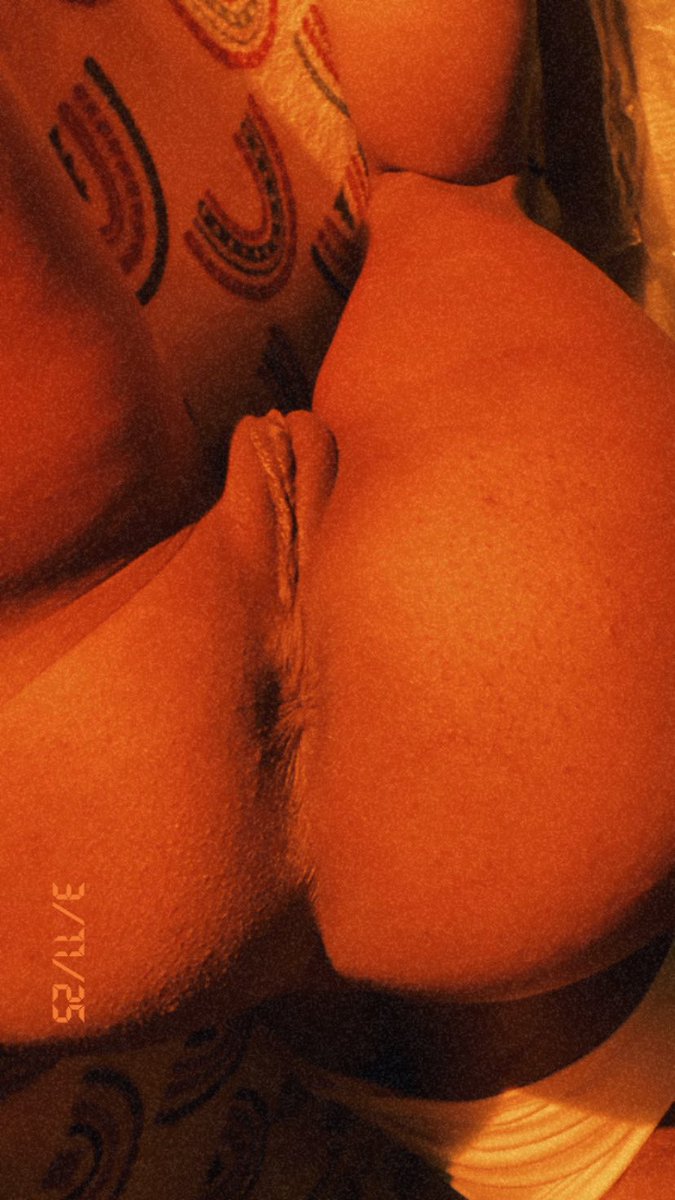 foreignshiii's tweet photo. With a pretty pussy 🥰..
Click the link below to get 30% off for all new and old subscribers 😝.

I’m sending everyone who subscribe 2 free exclusive videos 🥵.. come slap that big dick on this pussy daddy https://t.co/NsSPss1doQ