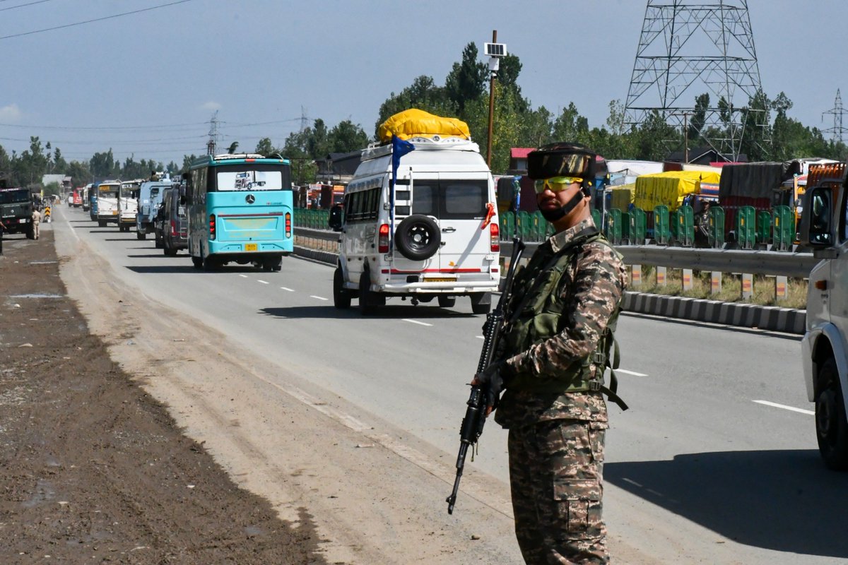 crpfindia's tweet photo. From Jammu region to the Kashmir Valley, #CRPF personnel are leaving no stone unturned. 
Working hand-in-hand with JKP, the Indian Army, and CAPFs, they ensure a foolproof security umbrella to facilitate and protect pilgrims on their journey to the Holy Amarnath Cave. 

#NationFirst
#Vandematram150 
#MissionNaxalMuktBharat2026
@gpsinghips
@crpf_j
@crpf_srinagar
@KOSCRPF
@jammusector