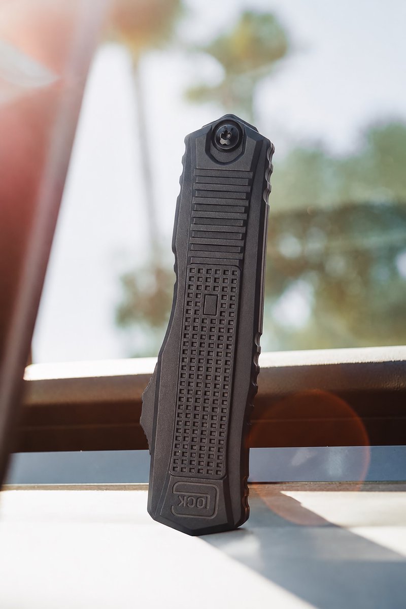 amchar_sc's tweet photo. A great firearm deserves a great knife. #glock #microtech #knives https://t.co/VwdVoYha14