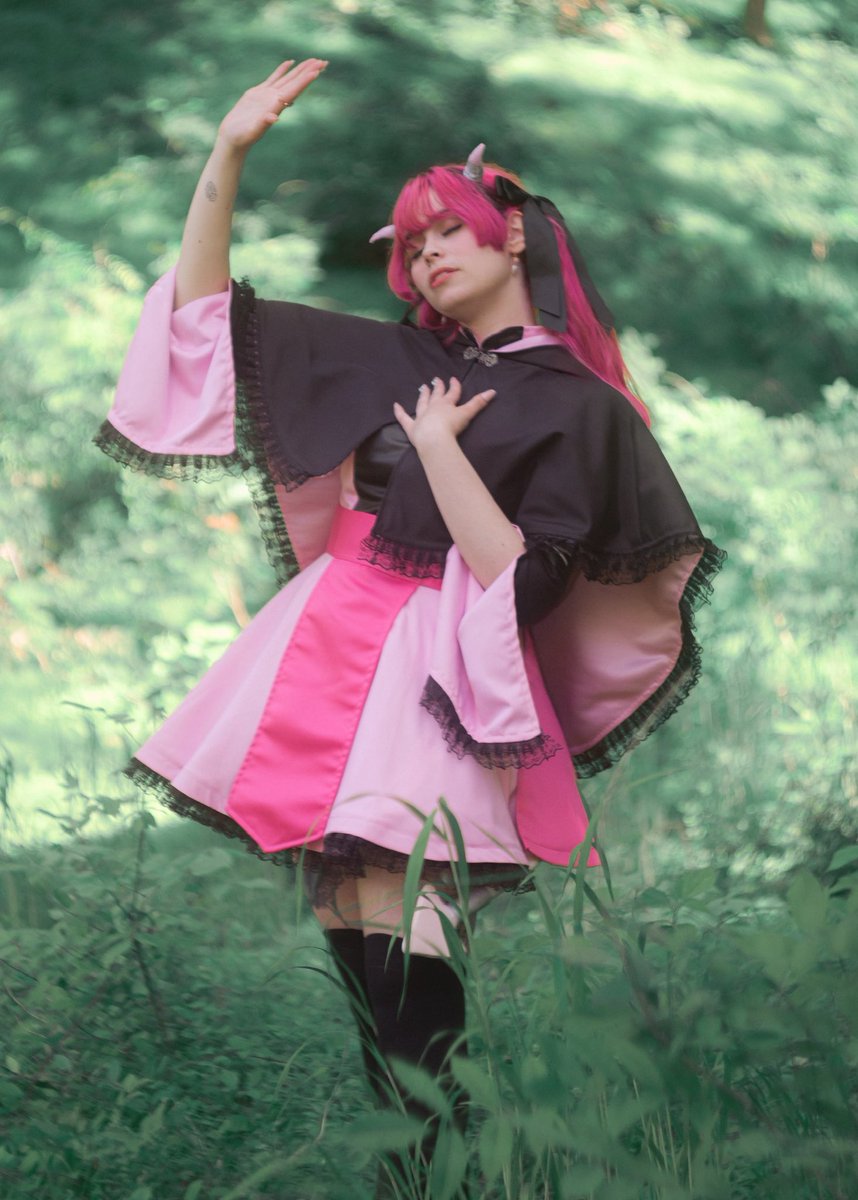 lostdest_info's tweet photo. Name: Evie
Pronouns: any pronouns
Member Color: Cleric Pink
Race: Tiefling
Oshi Mark: 🎀🔮
Birthday: November 17
MBTI: ISFP
Height: 5'3
Favorite TTRPG: Monster Hearts https://t.co/tOthEX6VvS