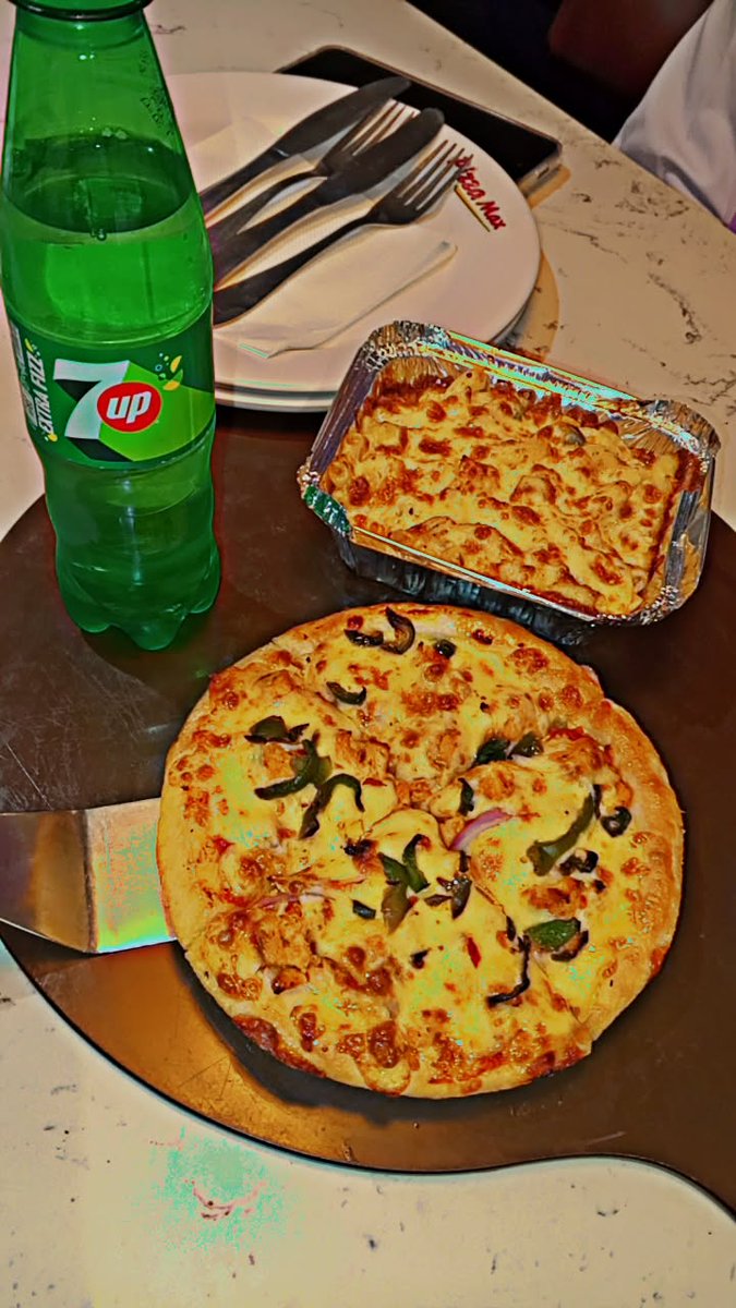 vtu94010's tweet photo. Pizza 🍕 yummy 😋 https://t.co/J5JVVNa6rq