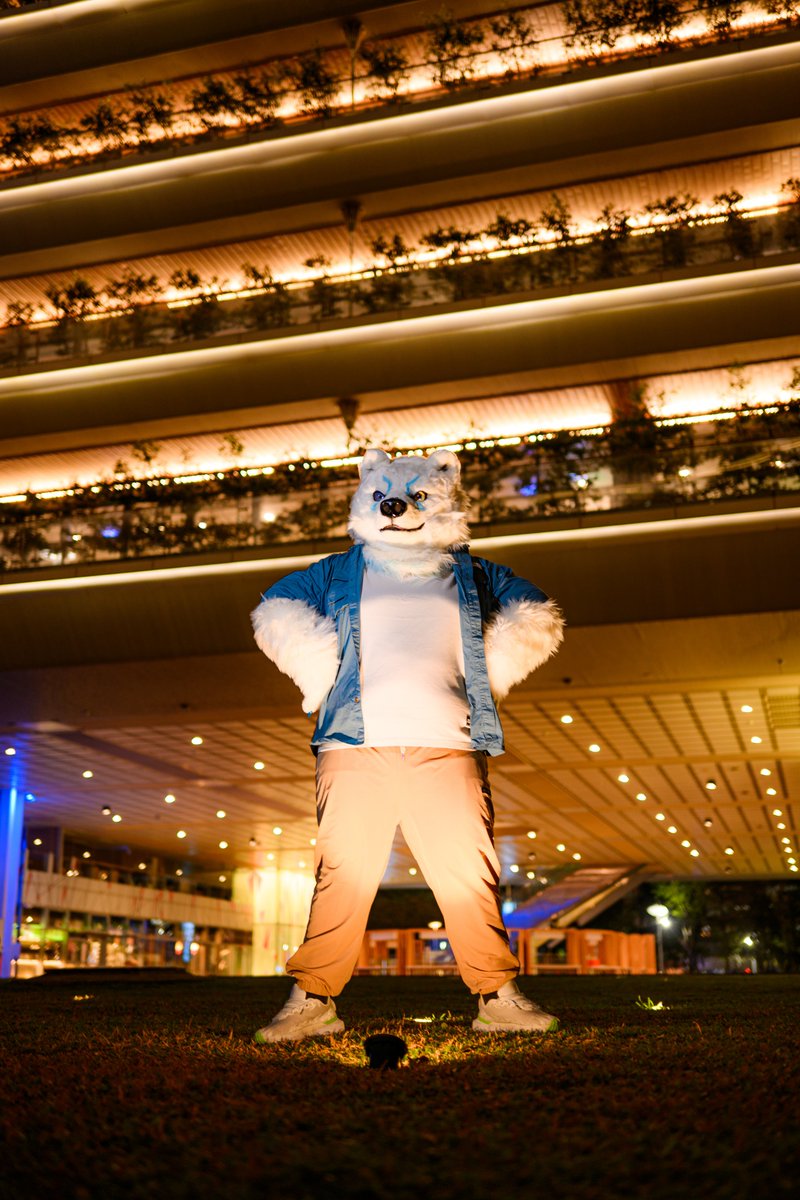 YiYun0611's tweet photo. 你剛剛說的吃到飽在哪?
Where is that all-you-can-eat place you just mentioned?

📷:@racoonwolf 
#FursuitFriday https://t.co/P3otrvO9MJ