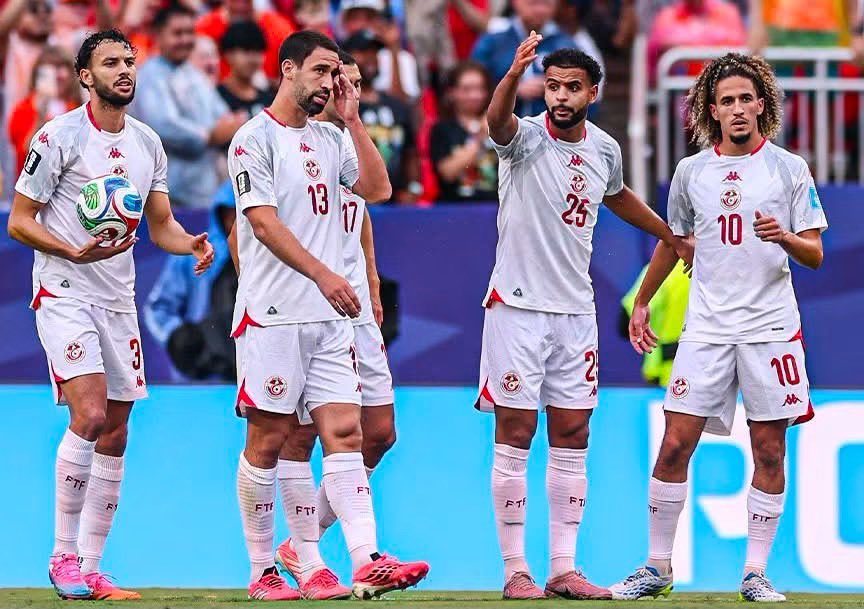 NassdePique's tweet photo. 🚨🇹🇳 Choc en Tunisie !

Selon le Daily Mail, des traces de clenbutérol, une substance interdite, ont été détectées dans les échantillons de 8 joueurs tunisiens lors de la Coupe du monde.

Les premières investigations privilégient la thèse d’une contamination alimentaire via de la viande consommée au Mexique. À ce stade, aucune sanction n’est attendue contre les joueurs. 👀