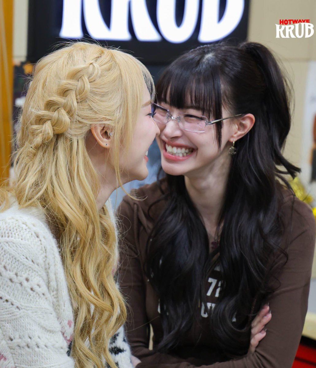 aseulandia_'s tweet photo. this genre of jingjing towards janhae >>> https://t.co/a94Mor54cp