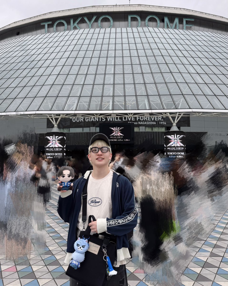 youta_paragon's tweet photo. ステージでキラキラしている皆さんを見て俺ももっと頑張りたいって思いました‼️

明日から始まるツアー、全身全霊最高の時間に出来るよう楽しみたいと思います🔥
パラゴンダイナー、一緒に盛り上がろうね🫶🏻

おやすみなさい🦭 https://t.co/tE9kscuJwR