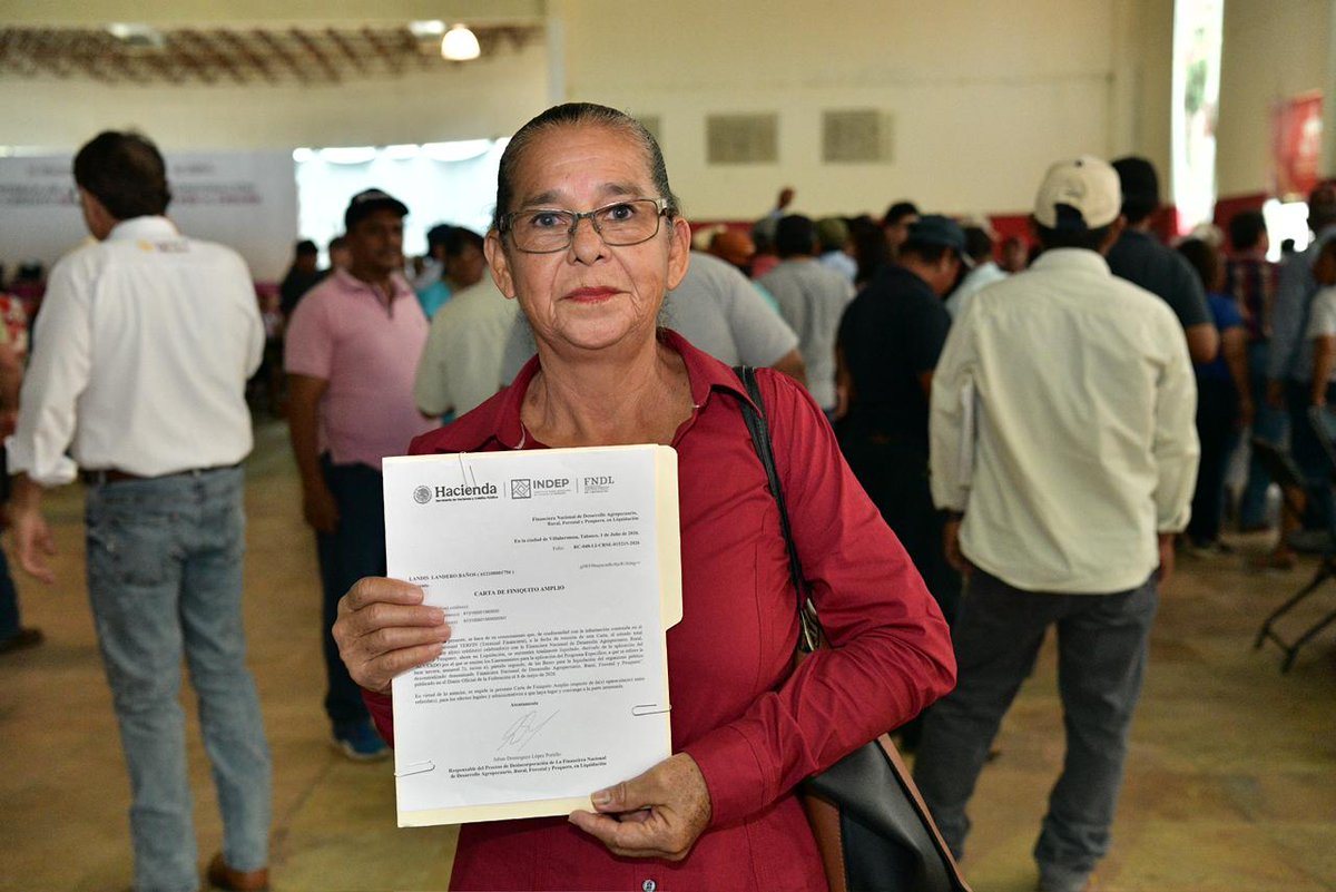 TabascoJavier's tweet photo. En Tenosique, hicimos entrega de las cartas de condonación del programa ‘Volver a Crecer’, que eliminan las deudas impagables que por años impedían el crecimiento de productoras y productores tabasqueños.
Agradecemos a la Presidenta @Claudiashein , que a través del @IndepOficialMex, brinda su apoyo a las y los campesinos que ahora tendrán la oportunidad de continuar sumando a la grandeza del campo de Tabasco.