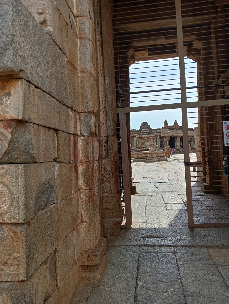 RoshanRShetiya's tweet photo. हंपि
ಹಂಪಿ
Hampi
#हंपि #मंदिर #गोपुर
#ಹಂಪಿ #ದೇವಸ್ಥಾನ #ಗೋಪುರ
#Hampi #Temple #Gopura
#कर्नाटक
#ಕರ್ನಾಟಕ
#Karnataka
#भारत
#ಭಾರತ
#Bharat #India
#सनातन #धर्म
#ಸನಾತನ #ಧರ್ಮ
#Sanatana #Dharma https://t.co/KE60uKdhbr
