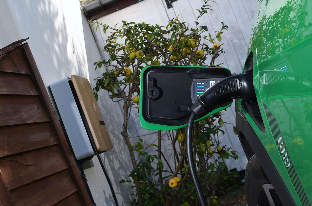 autocar's tweet photo. How to charge an EV for cheaper and beat the energy price hike! 💹https://t.co/jUEYRMRoCq https://t.co/SUc0je7v2I
