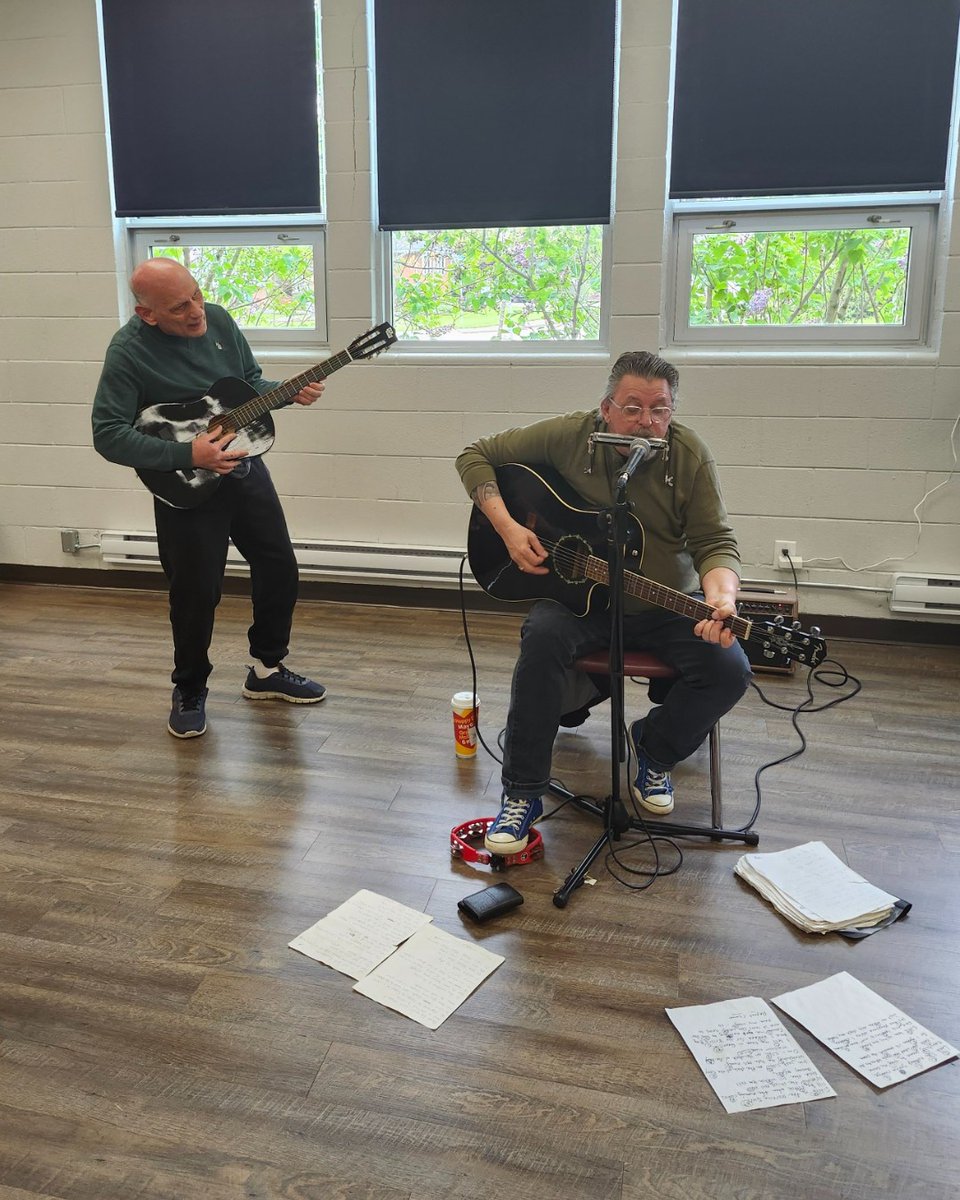 CLHamilton_'s tweet photo. Do you like guitar? πΈ Bill and Rick were rocking out together at Lawfield and having a great time making music πΆ
#HelpingBuildGreatLives #InclusionMatters #DisabilityInclusion #DevelopmentalDisabilities https://t.co/pLt8iILXRa