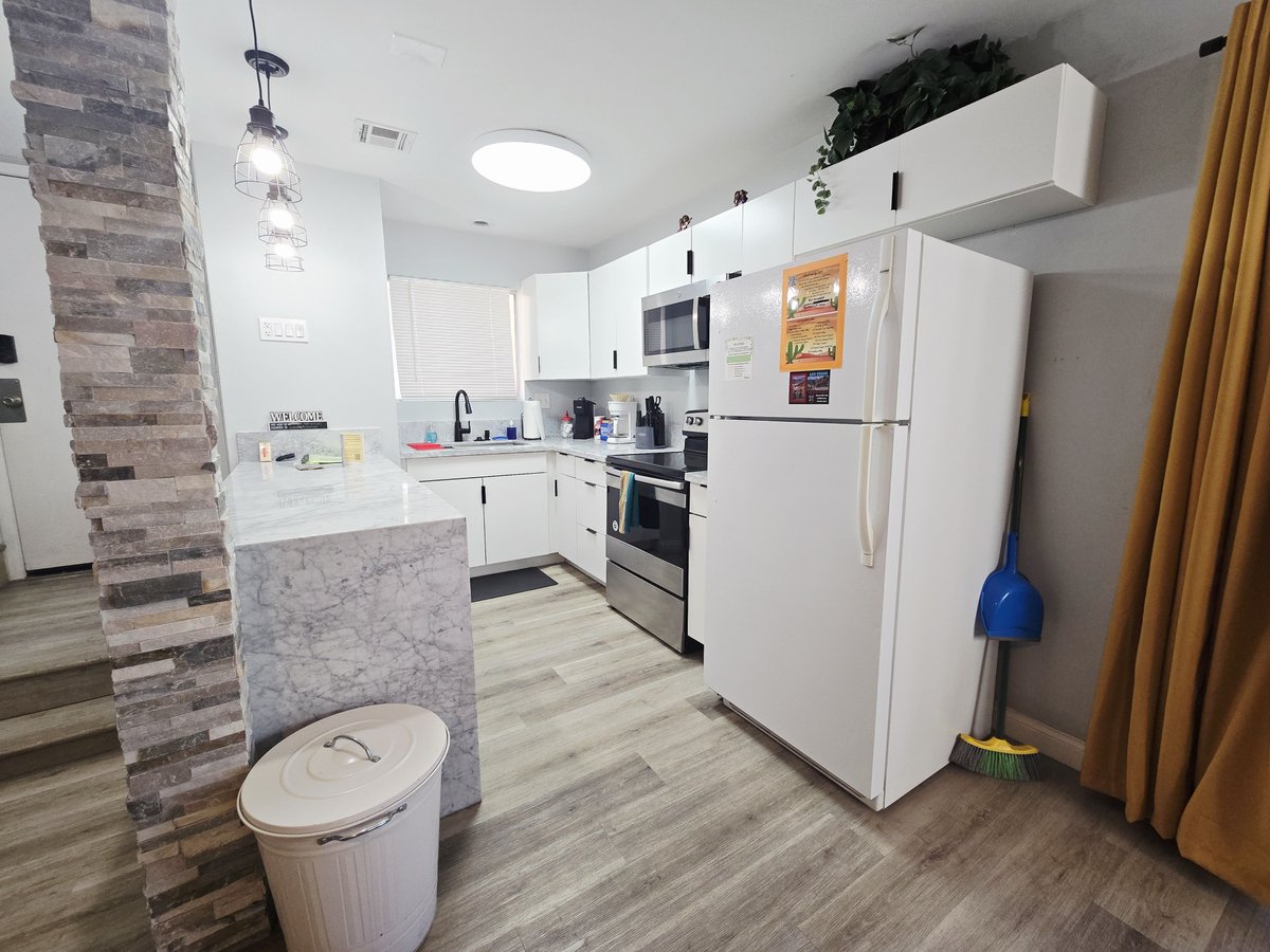 rentmaxpm's tweet photo. 🏡 Property Spotlight! 🏡
Fully furnished 2-bed townhouse near UNLV &amp; the Strip. Granite kitchen, in-unit laundry, private patio, plus pool &amp; hot tub! 

���� Schedule a showing: 702.478.8800
🌐 https://t.co/DPPwOk1DGj 

#rentmaxpropertymanagement https://t.co/BVpwYbf5L3