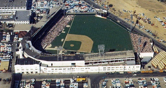 garyvigran's tweet photo. @Super70sSports Crosley Field in 1968. https://t.co/ZLnNb5c02W
