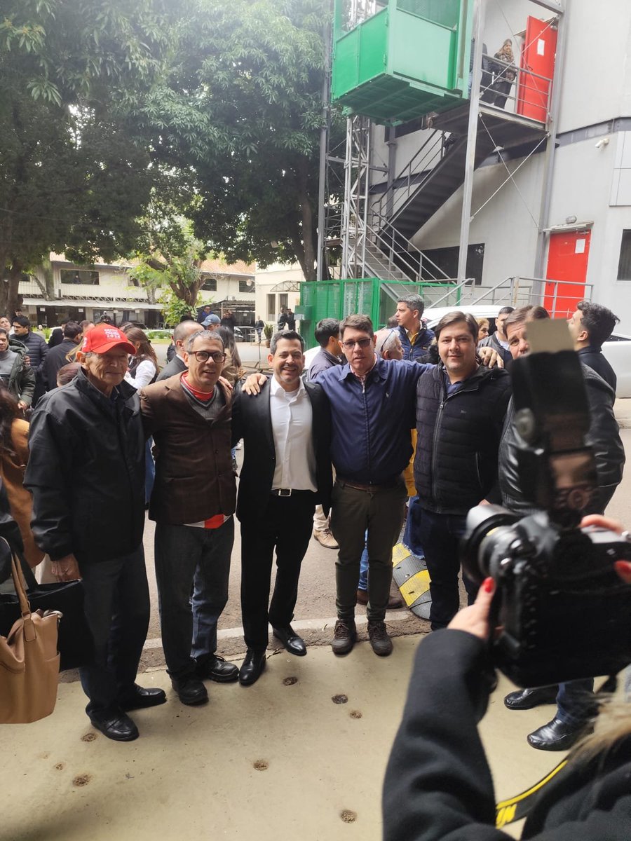 pedromora2710's tweet photo. @raulatorre Con dos grandes referentes y líderes!! https://t.co/LQPNDLXf55