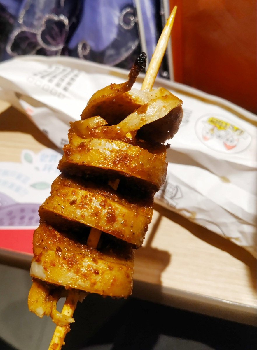 emm6109's tweet photo. Craving crispy golden fried squid skewers at the night market Juicy, savory, and perfect for a quick roadside bite ， https://t.co/y982nzYo2V