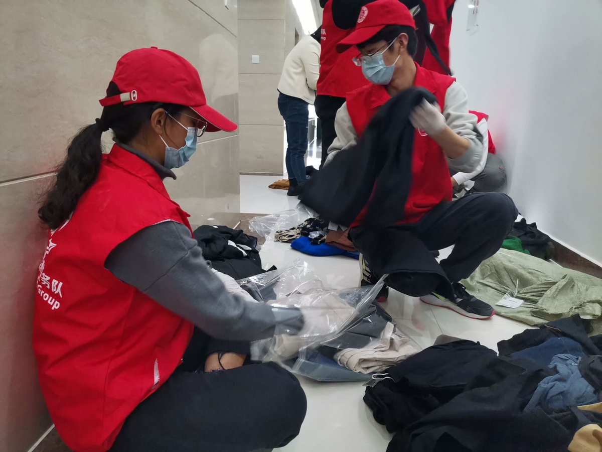 sandragmo's tweet photo. Spent 3 hours this afternoon helping sort donated clothes at the community center! Met lovely neighbors and made a small difference for those in need. Feeling warm and fulfilled today ， https://t.co/EfXFaGIvlM