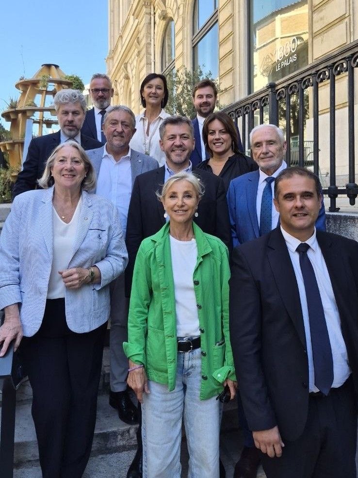 franckallisio's tweet photo. Fier d'avoir présenté la liste d'union des patriotes et de la droite sincère pour les élections sénatoriales dans les Bouches-du-Rhône.

Notre objectif : redonner du pouvoir aux maires, de la liberté aux communes et de la voix à notre Provence ! https://t.co/Cm8h8siKbI