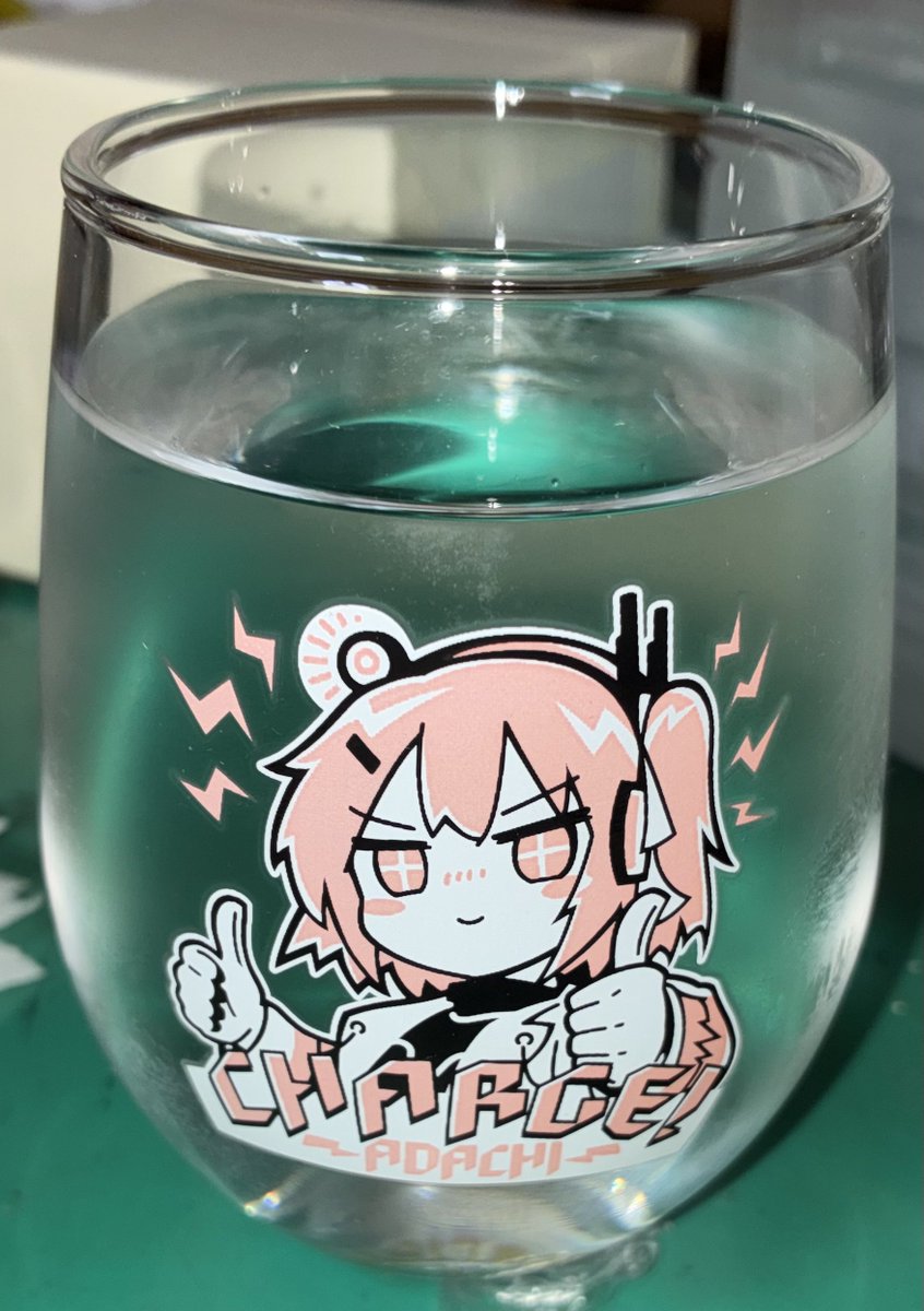 adcunkrmmdn's tweet photo. 足立レイ　冷感グラス買ったぞ！！！！！ https://t.co/lPdYi6gWgC