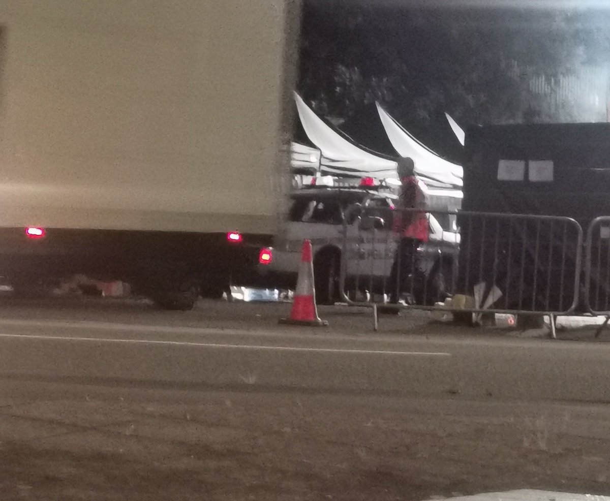 DCVers0's tweet photo. Mais imagens das viatura da polícia de Gotham no Túnel de Birkenhead nas filmagens de #TheBatmanPart2!
Thanks! @4thdoctorstan74 https://t.co/Va6I6TeCp9