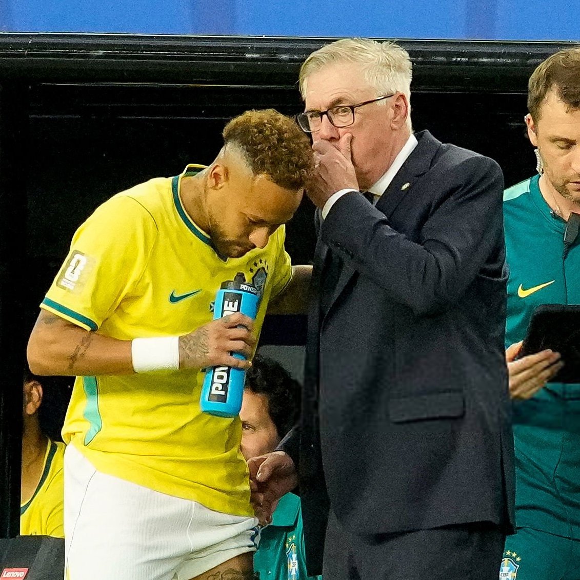 lnstantFoot's tweet photo. 🚨 CARLO ANCELOTTI SUR LE RÔLE DE REMPLAÇANT DE NEYMAR ! 🙄🇧🇷

"IL N'EST PAS CONTENT, mais il se comporte très bien. Il s'entraîne très bien."

(Conf. de presse) https://t.co/6itmR8Redt