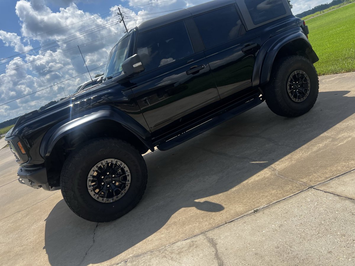 Riflemanscreed2's tweet photo. Bronco washed, all food and toiletries packed, about to start packing my suitcase…. So much to do before going to the camp. I’m leaving around noon.
Its 87° #ToledoBend https://t.co/hPZXvqYSXO