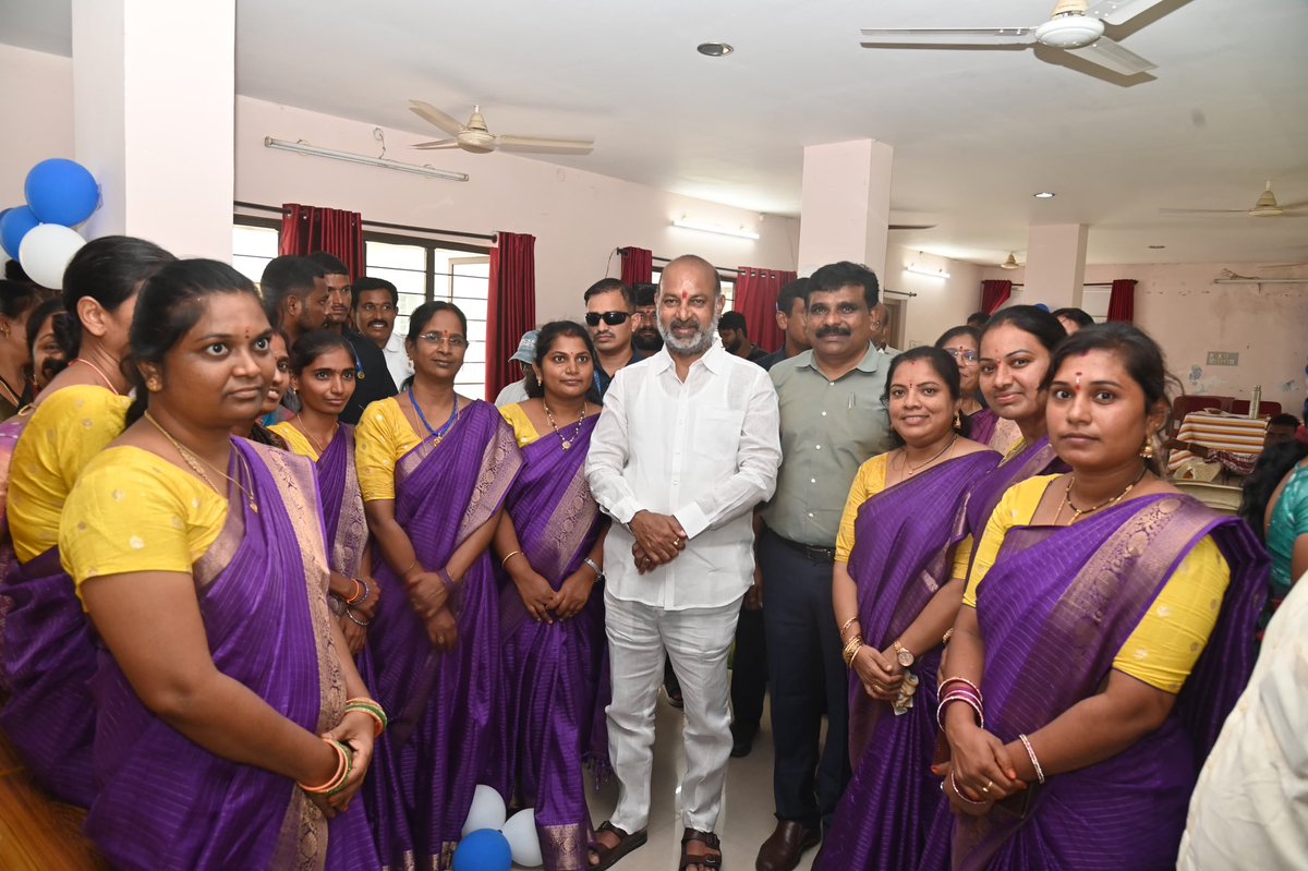 bandisanjay_bjp's tweet photo. “Modi Gift” for Nari Shakti: Sewing Machines Distributed to Women in Karimnagar.

Following the earlier distribution of autos under the “Modi Gift” initiative, sewing machines have now been distributed to help women earn a livelihood and achieve financial independence.

Another step towards Hon’ble PM Shri @narendramodi ji vision of empowering women through opportunity, dignity and self-reliance.
#ModiGift