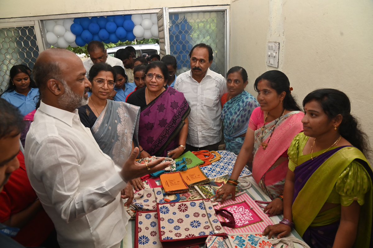 bandisanjay_bjp's tweet photo. “Modi Gift” for Nari Shakti: Sewing Machines Distributed to Women in Karimnagar.

Following the earlier distribution of autos under the “Modi Gift” initiative, sewing machines have now been distributed to help women earn a livelihood and achieve financial independence.

Another step towards Hon’ble PM Shri @narendramodi ji vision of empowering women through opportunity, dignity and self-reliance.
#ModiGift
