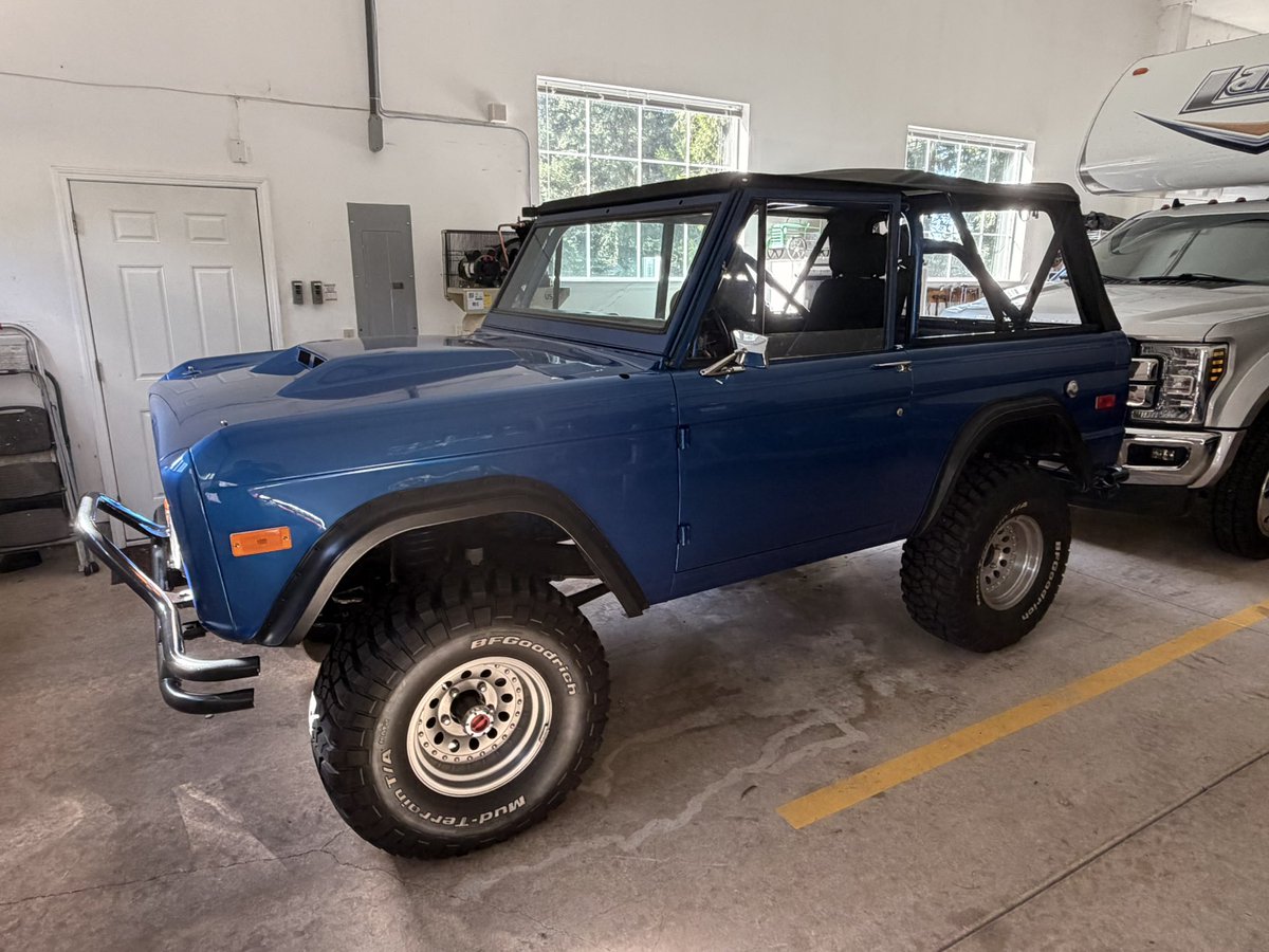 Underdog_Smith's tweet photo. I have my Bronco all cleaned up a ready for some 4th of July fun! Happy Birthday USA! https://t.co/QRvM4ybBh5