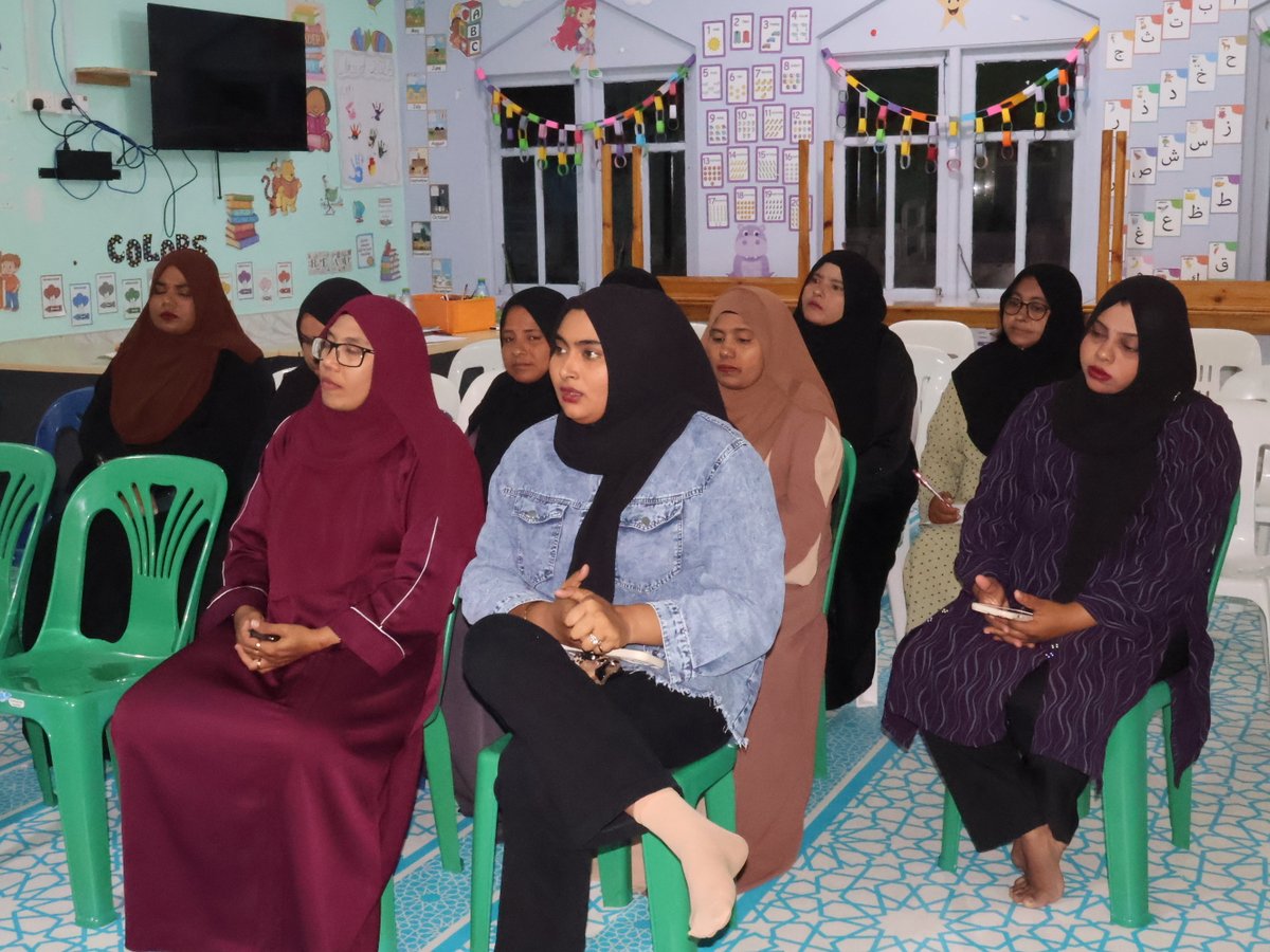 CouncilFodhdhoo's tweet photo. ފޮއްދޫ ކައުންސިލުން، ޤުރުއާން ކުލާހުގެ ދަރިވަރުންގެ ބެލެނިވެރިންނާއި ބައްދަލުކުރެއްވުން

@lgaMaldives 

#visitfodhdhoomaldives https://t.co/DAEz18n95Y