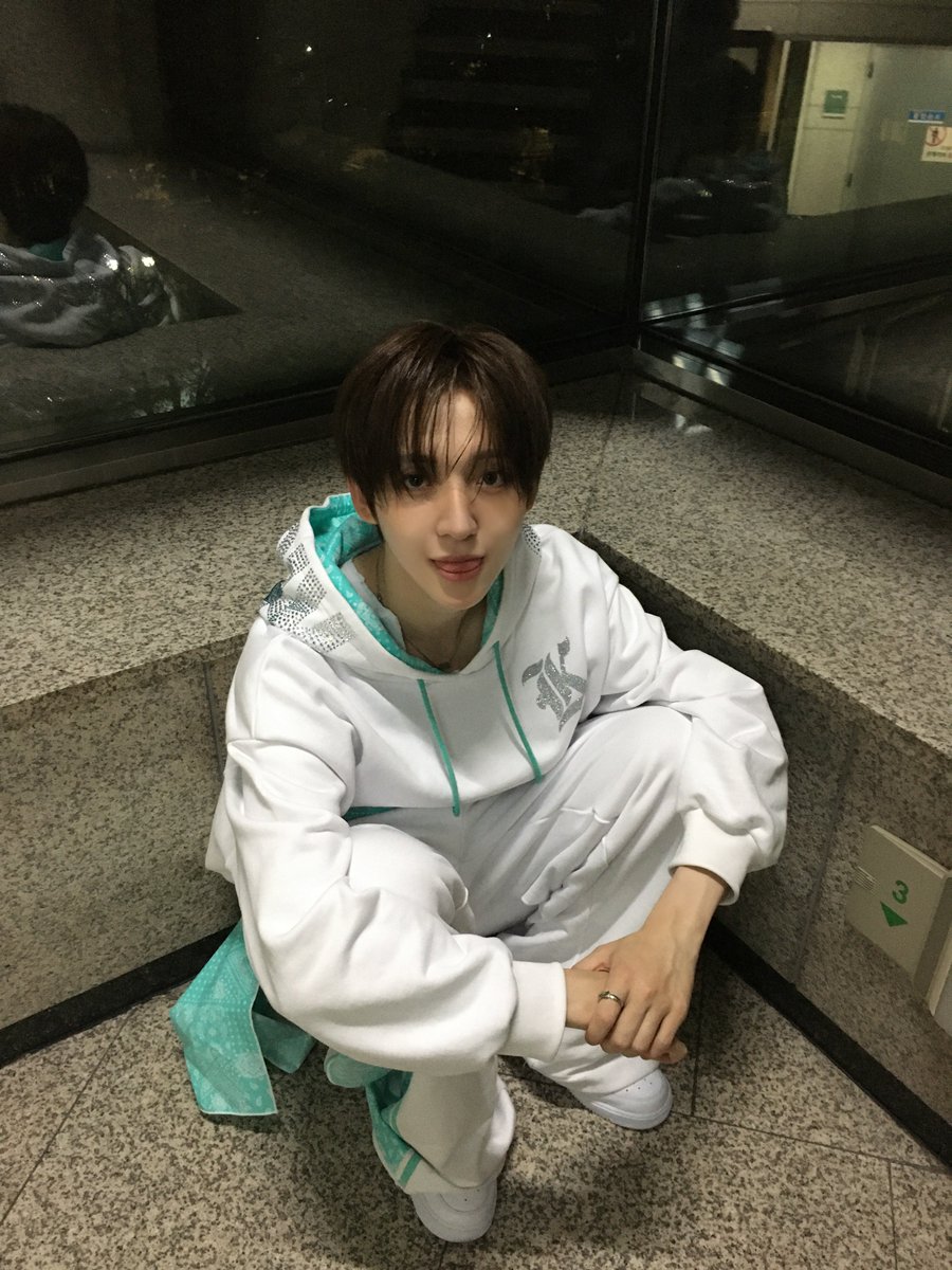 0313_520's tweet photo. 동현피셜 가장 마음에 들었던 날

케사삼
동현날 트웬티
컨페티 먹은날 인가 눈거싶 https://t.co/HkrxAFiSLJ