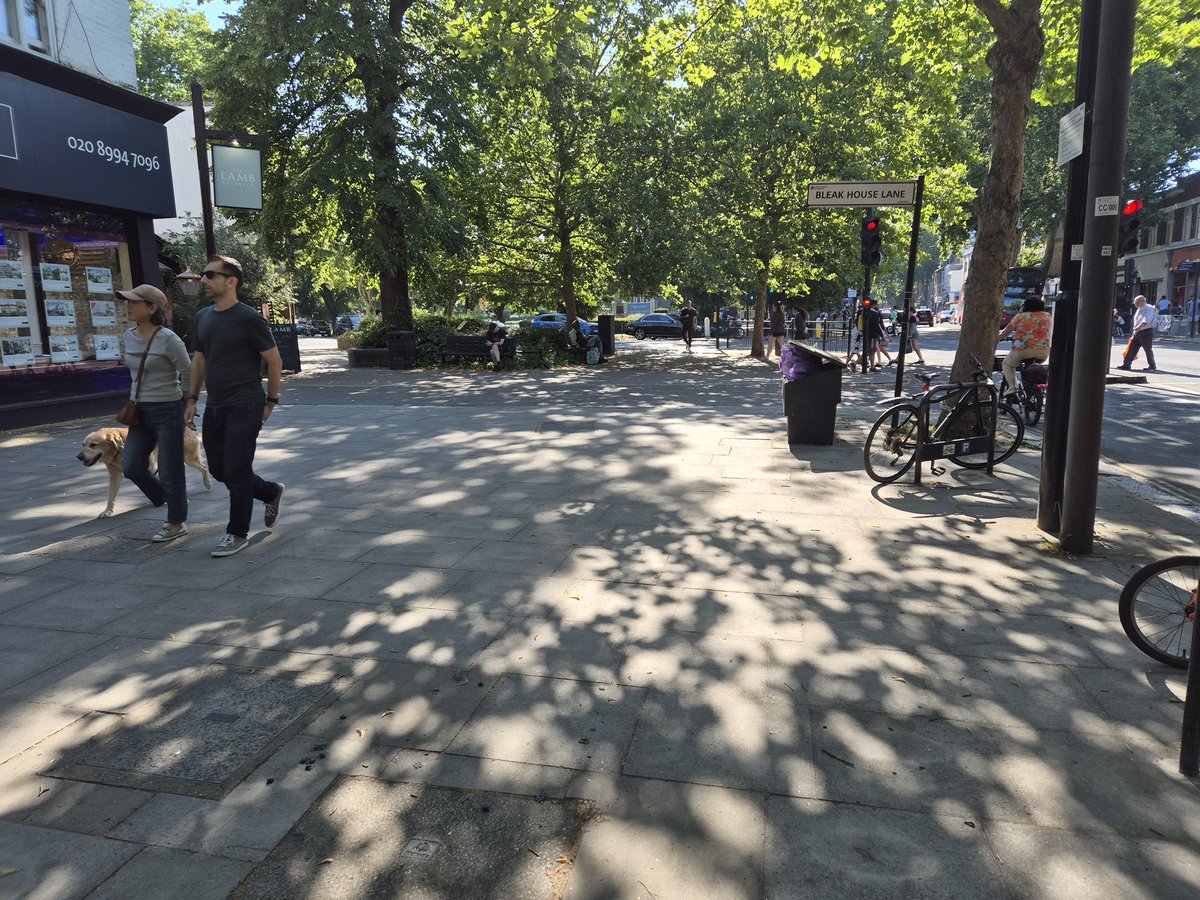 WLawrenceson's tweet photo. 260703 pm #somafm #whytevictoria #komoot #rlrc 25 https://t.co/Etf51bgT3a https://t.co/0MECWyy11a