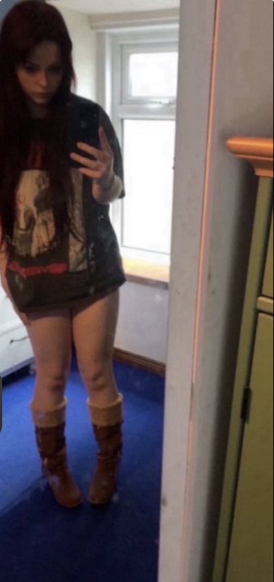 Candyapplee52's tweet photo. Anyone wanna tribute or edit my gf? https://t.co/iivLlL4AXA