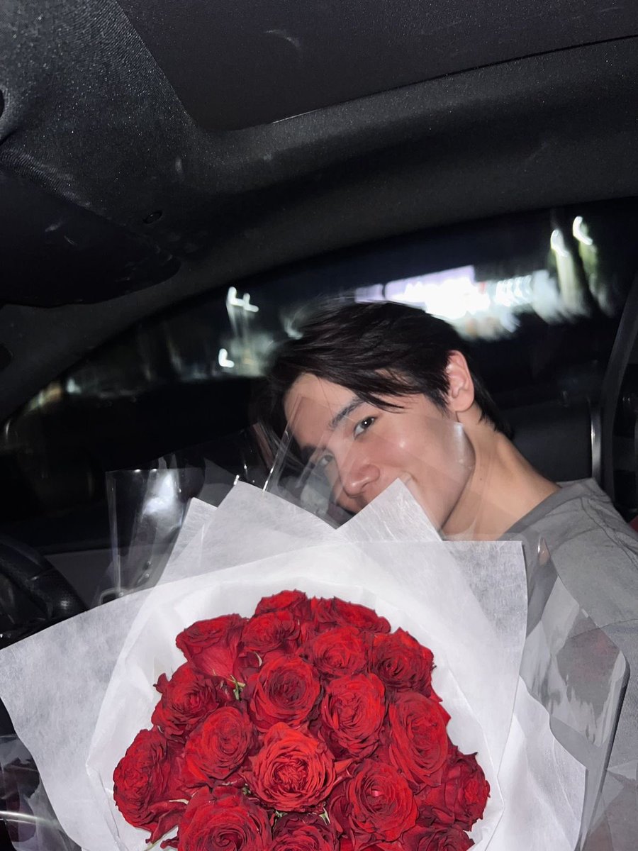 JIMMYclr's tweet photo. bunga cantik buat (calon) pacar hia yang cantik 
@sgrrboys https://t.co/Gwm1DmYi09