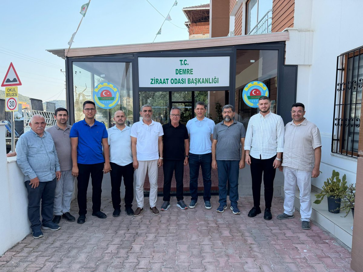 alicetin_07's tweet photo. 📍Demre Ziraat Odası

İlçe Başkanımız Mehmet Kaya, (@KAYAMEHMET07 ) İlçe Koordinatörlerimiz Oktay Omaç, Eyüp Akbalık ve teşkilat mensuplarımızla birlikte Ziraat Odası Başkanımız Yusuf Kapar’ı ziyaret ettik.

Üreten çiftçimizin, emek veren her vatandaşımızın yanında olmaya devam edeceğiz.