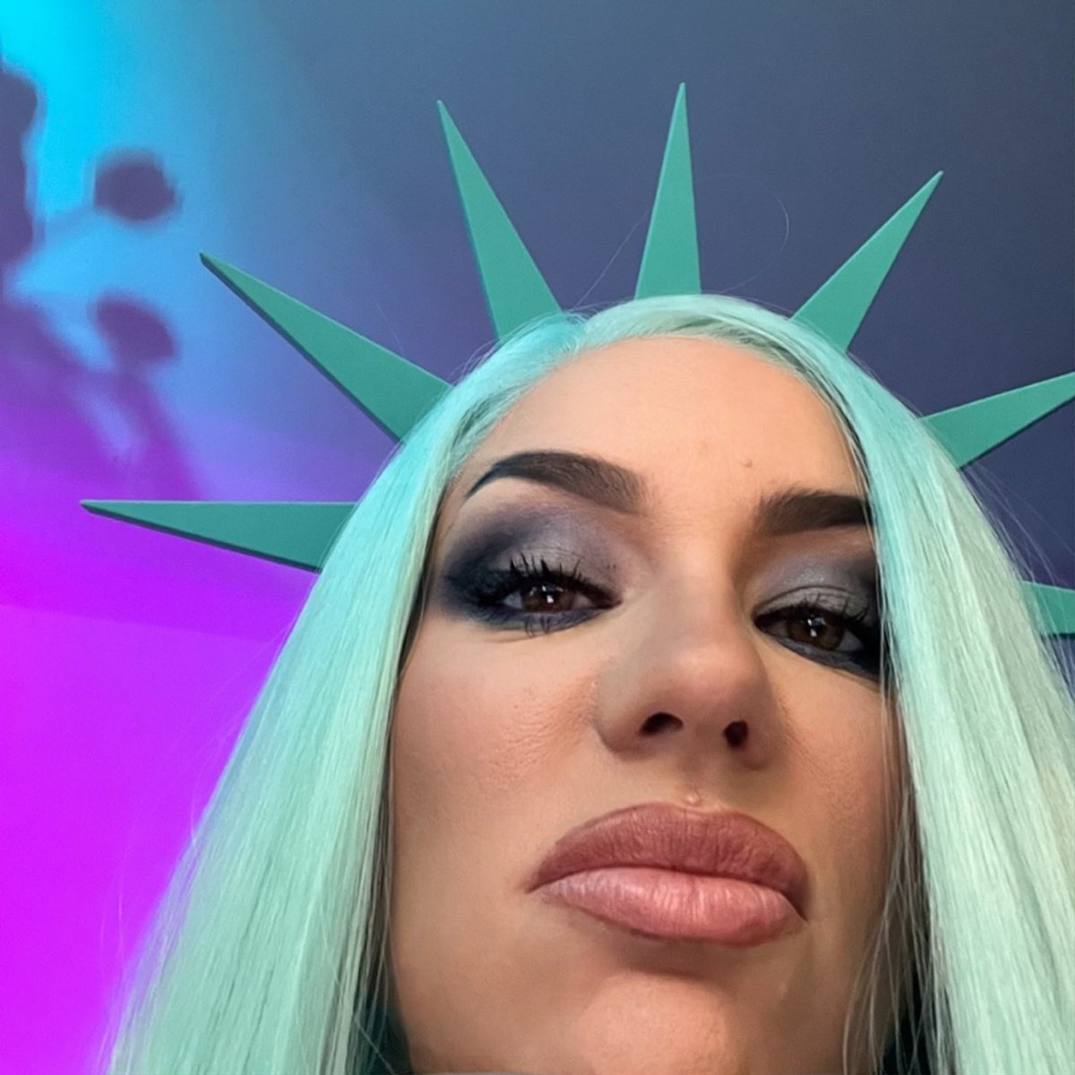 Alex_zedra's tweet photo. I took a little Twitter posting break. 
Happy freedom Friday 🇺🇸🗽 https://t.co/94LBAoc7w6
