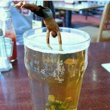 Electricaliii's tweet photo. Weekend loading...   Diving headfirst into Friday like:  No plans. Just vibes, cold beers, and questionable decisions.  Who else is already in the glass?   #WeekendMode #FridayFeeling #BeerOClock #GoodVibesOnly https://t.co/a0SCBLYNr3