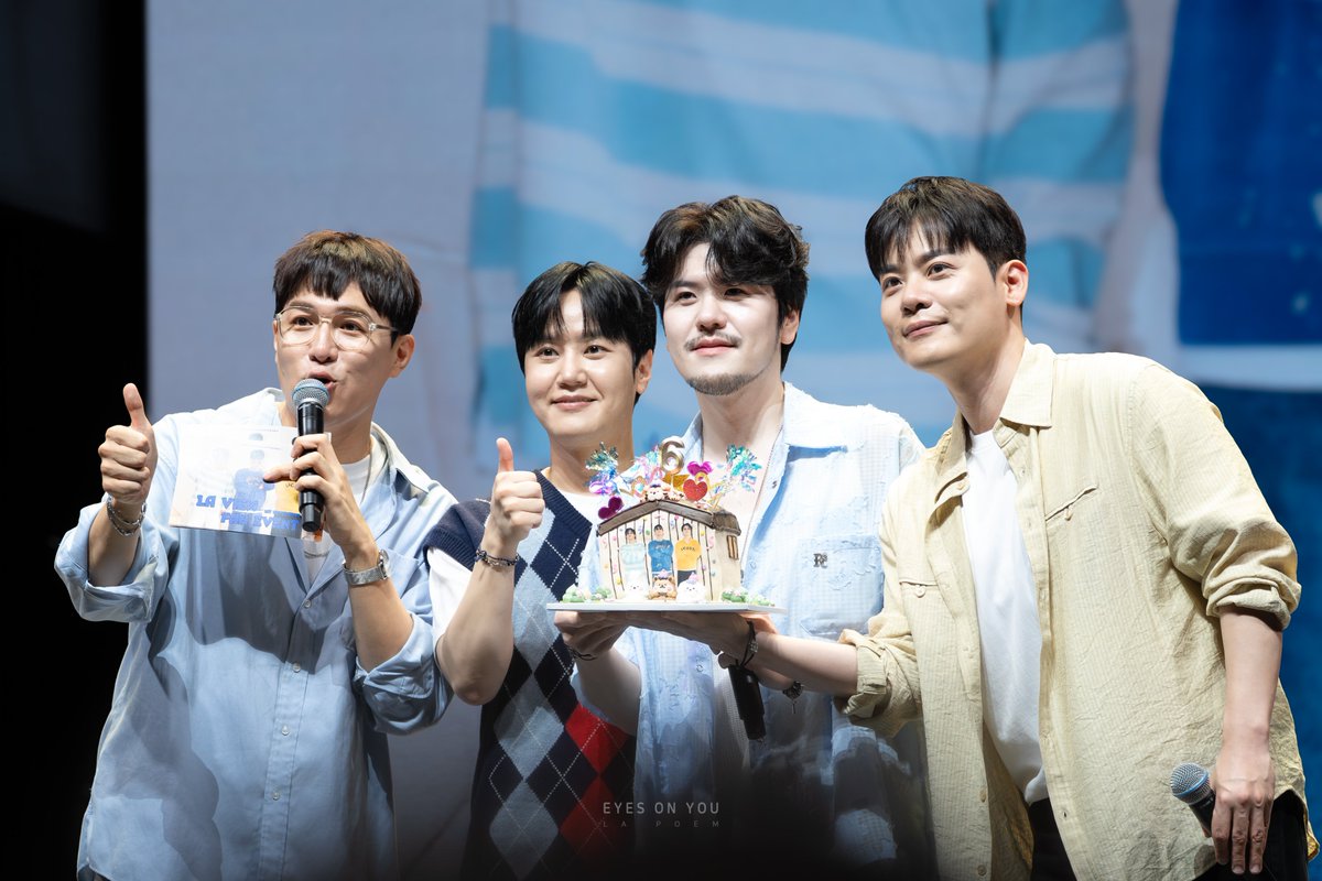 eyes_on_you0703's tweet photo. 26.07.03 라포엠 데뷔 6주년 기념 '라뷰 1기' 팬이벤트

우리 6주년 축하해 🎂🥳 (with MC배 🎤) 

#LAPOEM #라포엠 
#HAPPYLAPOEMDAY
#유채훈 #최성훈 #정민성 #박기훈
#YouChaehoon #ChoiSunghoon #JeongMinseong #Parkkihun https://t.co/1Z1gePb0dh