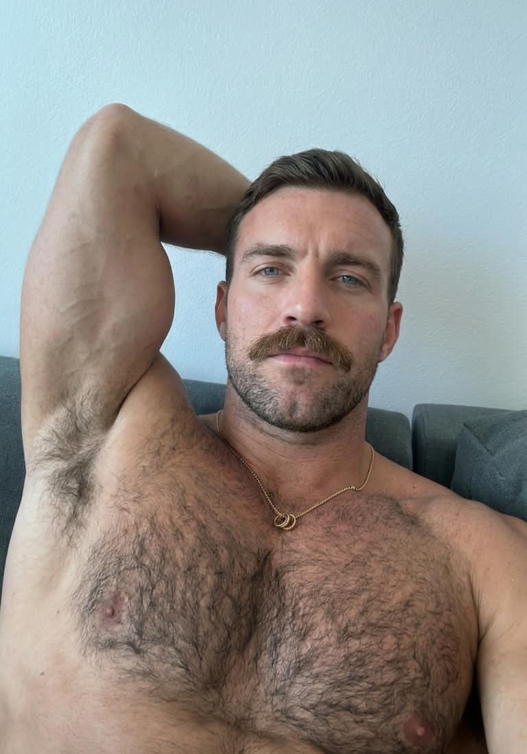 itshunterZaddy's tweet photo. Please don't kiss my neck, i don't have self control https://t.co/lcp33zGEeR