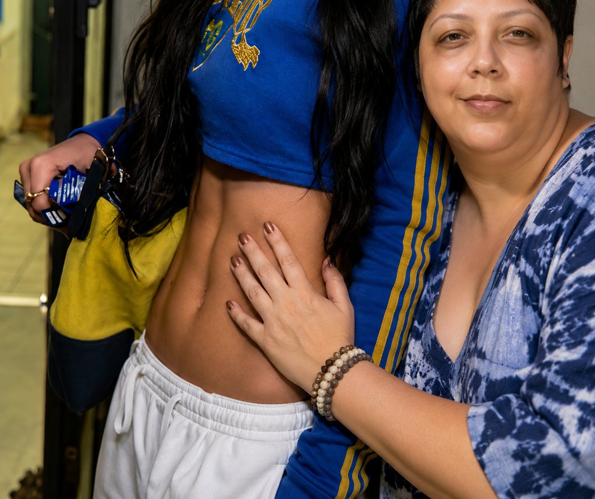 CCFortalezaNews's tweet photo. E o pessoal não vai entender nada quando a Camila aparecer de novo no estádio pra assistir o jogo do Brasil já que ela ainda tá em Nova York. https://t.co/emy3utTkRP