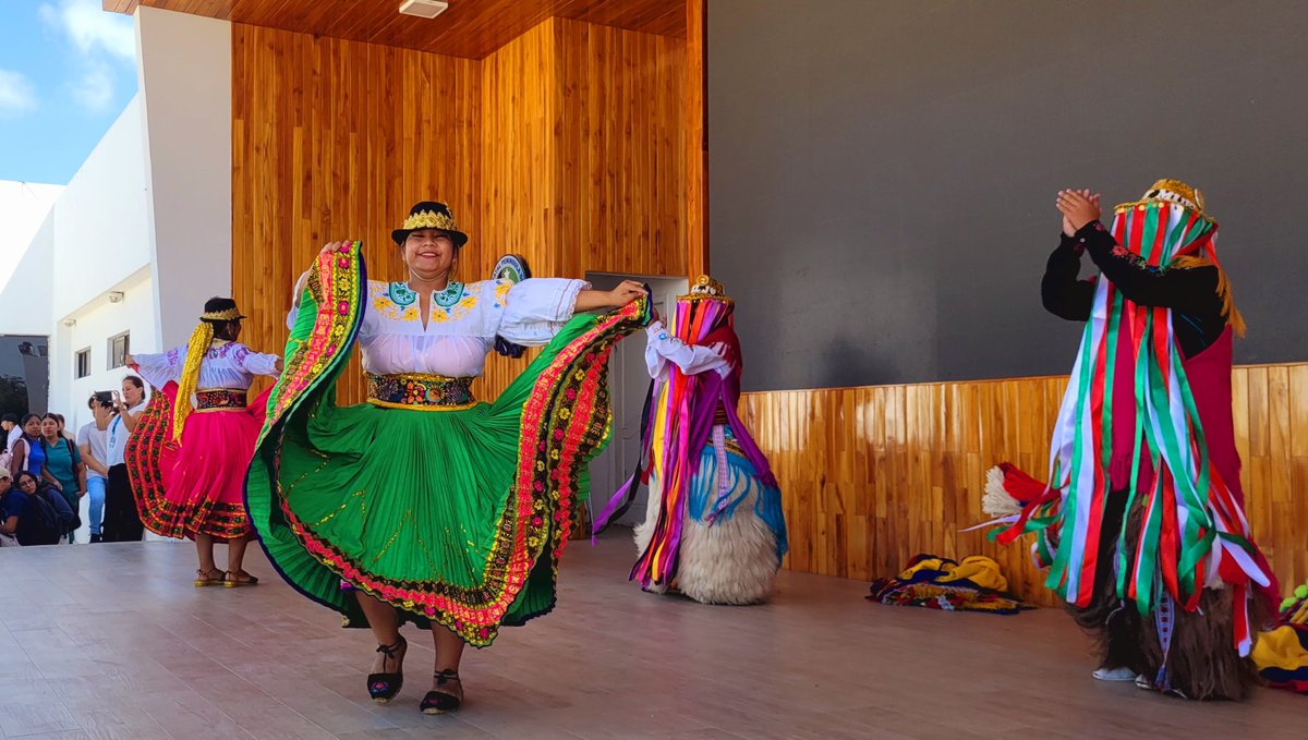 DefPublicaEC's tweet photo. Con la presentación del grupo de Danza de la Universidad Estatal de la Península de Santa Elenea culmina el evento de la inauguración de la #RutaDeLosDerechos2026 #SantaElenaDefensoríaPública https://t.co/cZveCG7XiQ