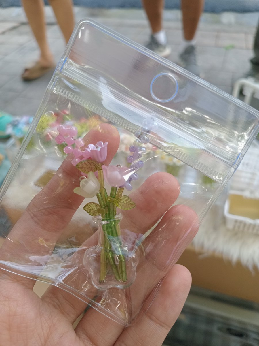 QuibblerStaff's tweet photo. wts lfb

Concert Freebies ideas

Mini Flower Beads Bouquet
-keychain
-ref magnet
-brooch pin

can offer 50-75pesos per bouquet

dm for inquiry https://t.co/5K4Hnpq7nc