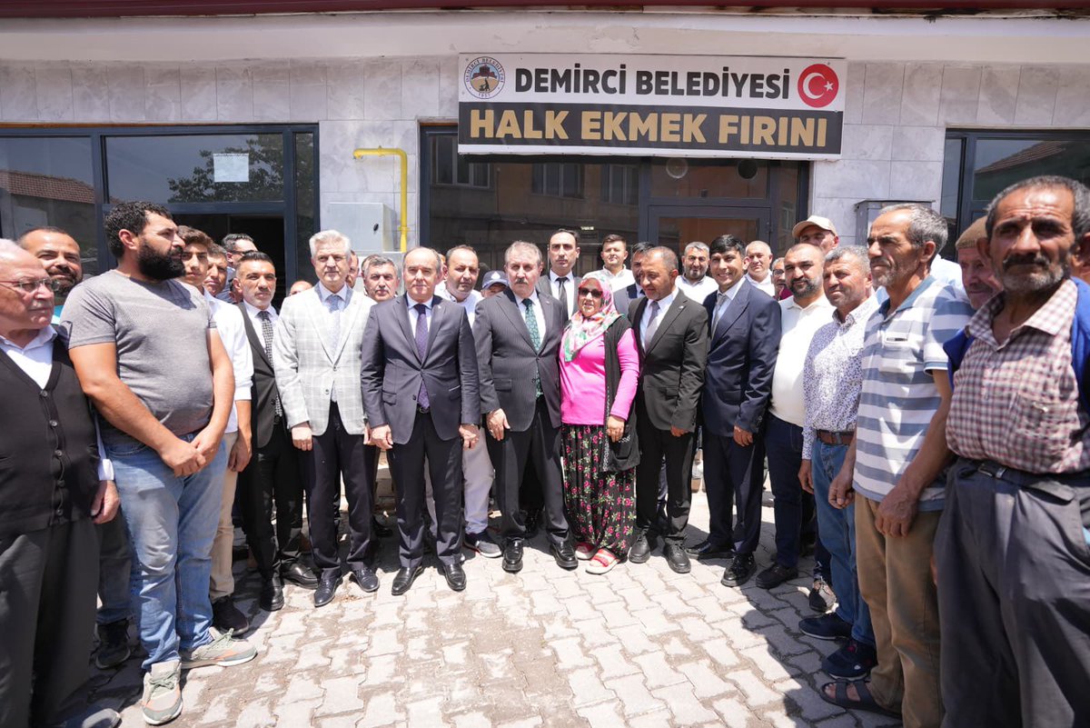 AlaattinCakir07's tweet photo. Genel Başkanımız sayın Mustafa Destici ve parti heyetimizle birlikte, Demirci Belediyemiz tarafından hayata geçirilen Halk Ekmek Fabrikası ve Kapalı Pazar Yeri açılışlarını yaptık.  Ayrıca, belediyeye kazandırılan iş makinesi duasını yaptık.

Göreve geldiği günden bu yana partimizi başarı ile temsil eden Demirci Belediye Başkanımız sayın Ramazan Bozlak'ı ve emeği geçenleri tebrik ediyorum. Demirci'mize hayırlı olsun.

@bbpgenelmerkez 
@Mustafa_Destici 
@bbpyerelyonetim