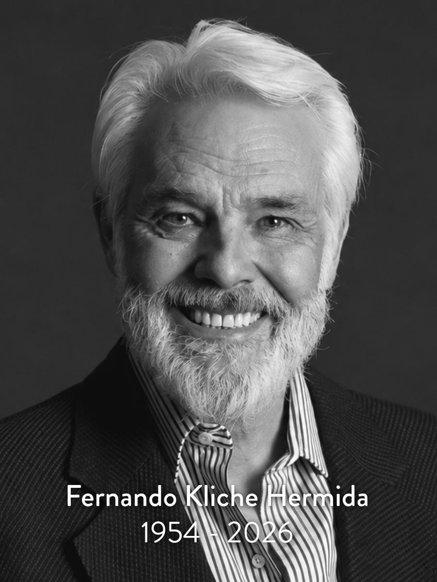 Chileactores's tweet photo. Con profunda tristeza informamos el sensible fallecimiento de nuestro compañero y amigo, Fernando  Kliche Hermida.

Un actor que transitó con maestría entre el drama y la comedia. Nuestro abrazo caluroso a todos quienes sienten su partida. https://t.co/iwfpEWa0WZ