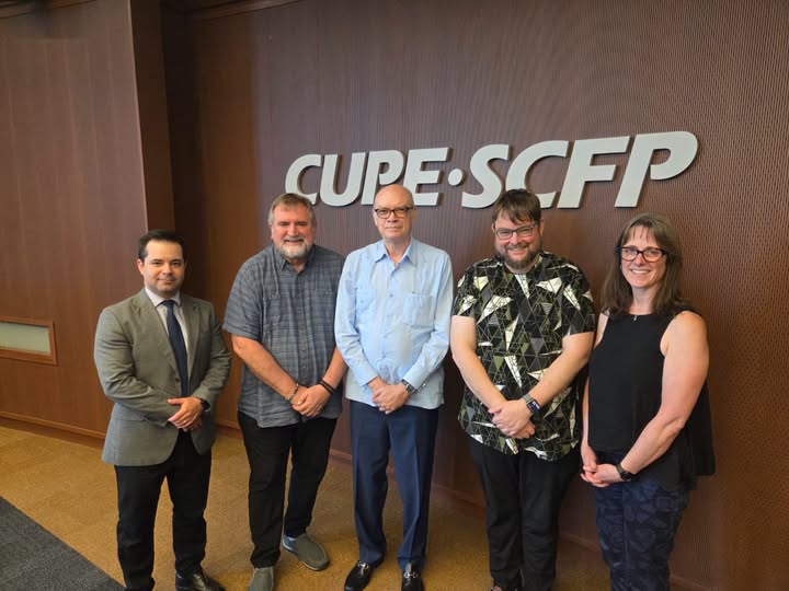 R_Malmierca's tweet photo. We met with Mark Hancock, National President of CUPE SCFP, explaining the hardship situation of Cuban people created by the US government blockade. He reiterated the support of CUPE to #Cuba and promise to continue working in order to cooperate with our people. #CubaIsNotAlone https://t.co/jcMVQyW0Im
